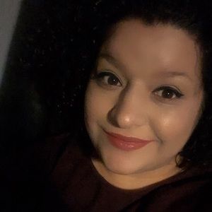 Meet your Posher, Felicia